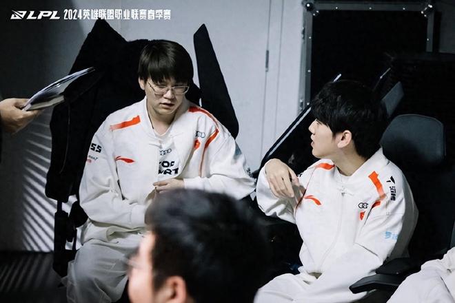 高清：曼联总分5-2皇社晋级 B费帽子戏法.