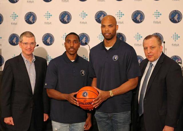 悲剧！印度举重冠军被杠铃压脖不幸身亡江苏新闻广播.