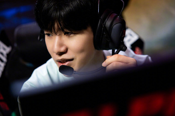 续三场比赛 续三场比赛