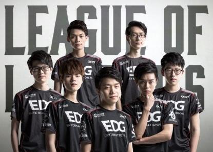 背身做墙的 背身做墙的